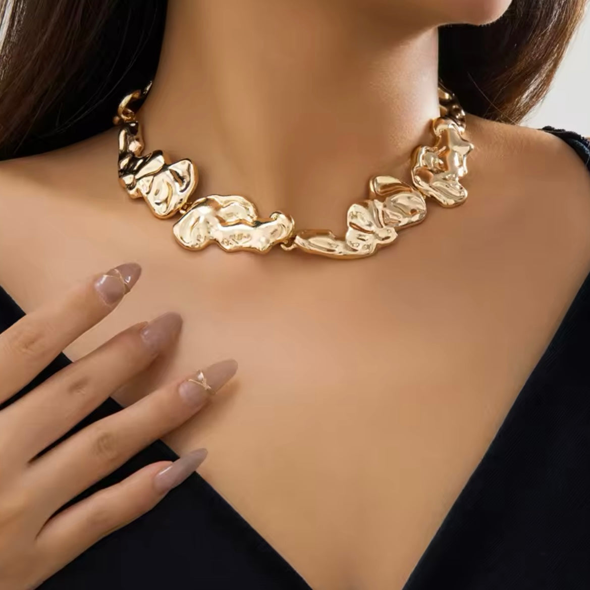 Leila Necklace